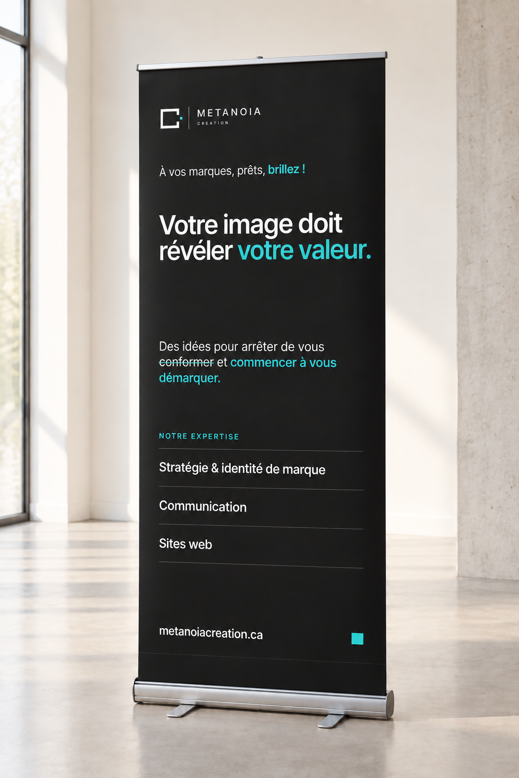 Roll-up Metanoïa Creation dans un espace lumineux